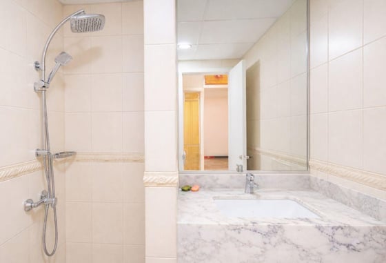 Spacious 4-bedroom apartment with a maid’s room for sale, picture 10