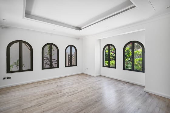 Partially Upgraded | Premium Location | Immaculate, picture 2