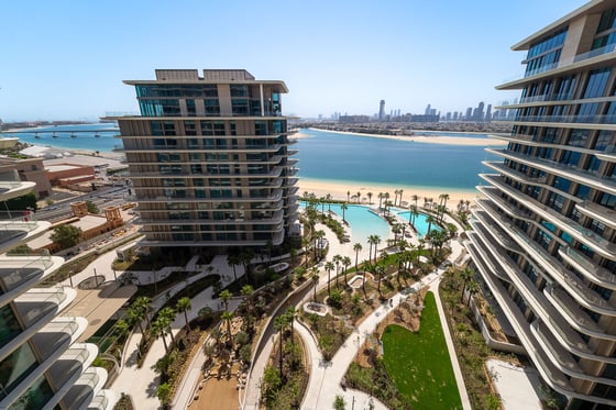 Exclusive Unit with Full Sea and Palm Views, picture 1