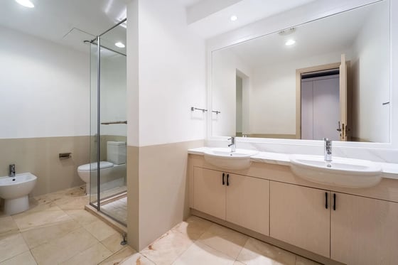 Fully Renovated | Triplex | Exceptional Space, picture 17