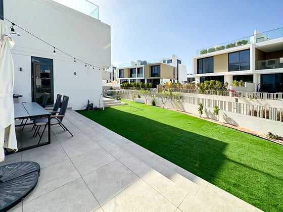 Modern Family Villa | Landscaped Garden | Golf Grove, picture 9