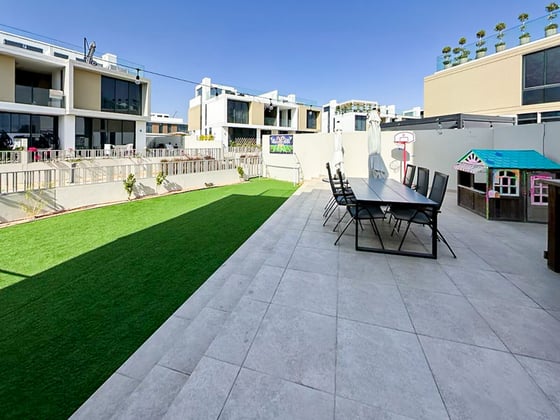 Modern Family Villa | Landscaped Garden | Golf Grove, picture 7