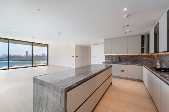 Exclusive Unit with Full Sea and Palm Views, picture 6