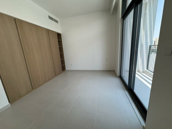 Brand New | Prime Location | Vacant....., picture 9
