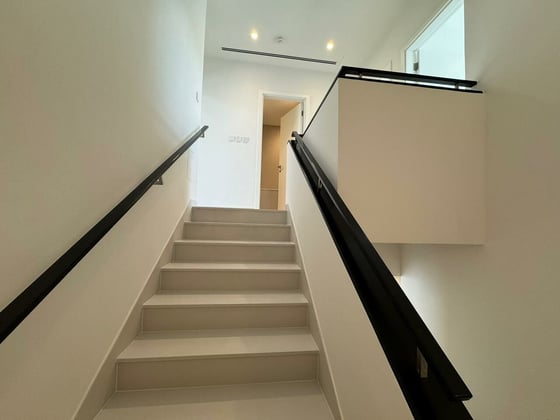 Brand New | Prime Location | Vacant....., picture 11