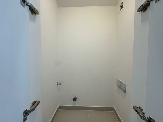 Brand New | Prime Location | Vacant....., picture 8