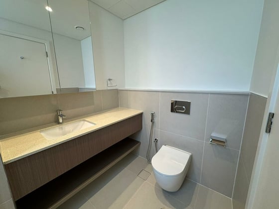 Brand New | Prime Location | Vacant....., picture 13