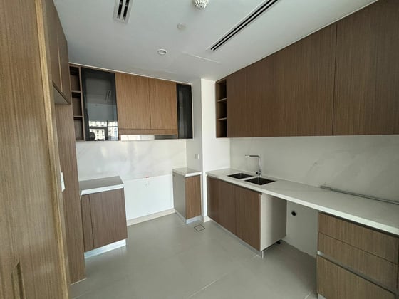 Corner Unit | Canal Views | Bright and Spacious, picture 12