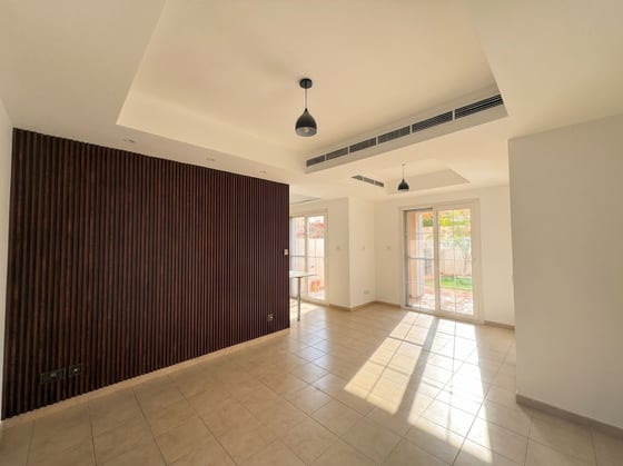 Lowest Priced 4E | Vacant  | Prime Location, picture 3