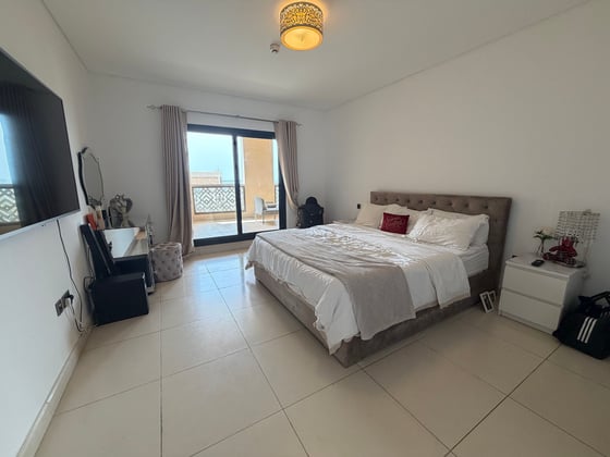 Exclusive | Vacant On Transfer | Partial Sea View, picture 8