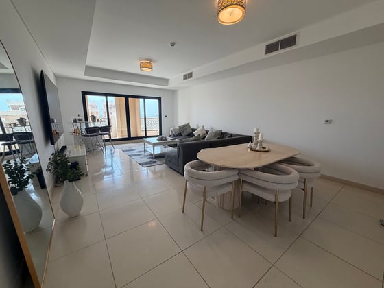 Exclusive | Vacant On Transfer | Partial Sea View, picture 4