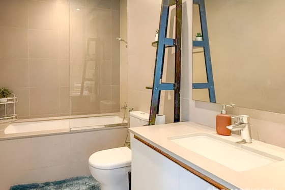 EXCLUSIVE . A Must-See Four Bedroom Upgraded TH in Camelia w, picture 21