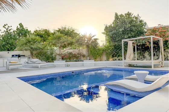 EXCLUSIVE . A Must-See Four Bedroom Upgraded TH in Camelia w, picture 24
