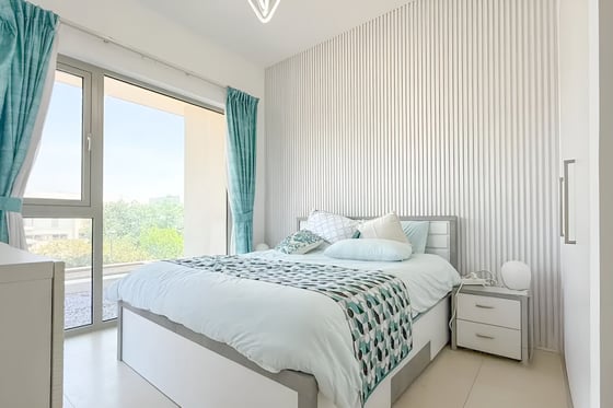 EXCLUSIVE . A Must-See Four Bedroom Upgraded TH in Camelia w, picture 13