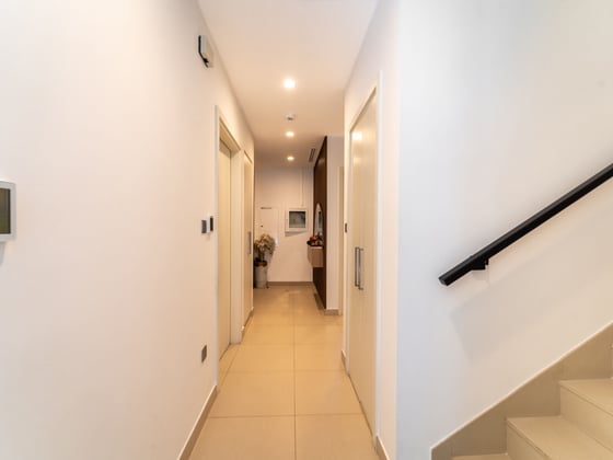 EXCLUSIVE . A Must-See Four Bedroom Upgraded TH in Camelia w, picture 18