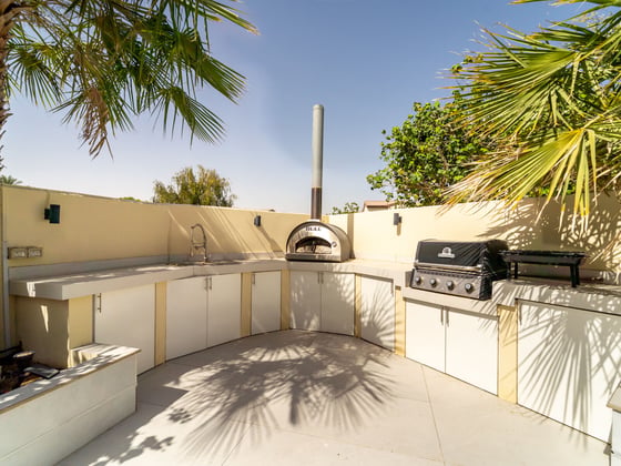 EXCLUSIVE . A Must-See Four Bedroom Upgraded TH in Camelia w, picture 22