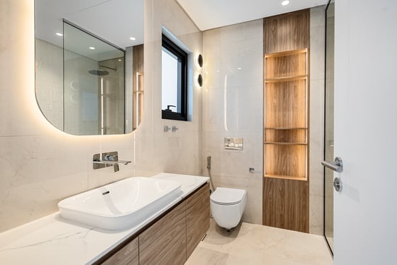 Close To Tip | Fully Upgraded | Prime Location, picture 9