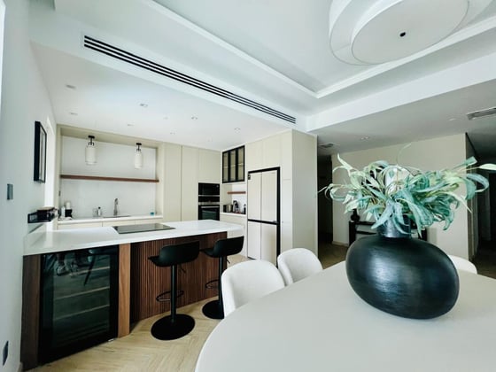 Vacant Now | Fully Renovated | Chiller Free, picture 1