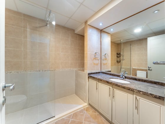 PANORAMIC VIEWS I HIGH FLOOR I UNFURNISHED, picture 14
