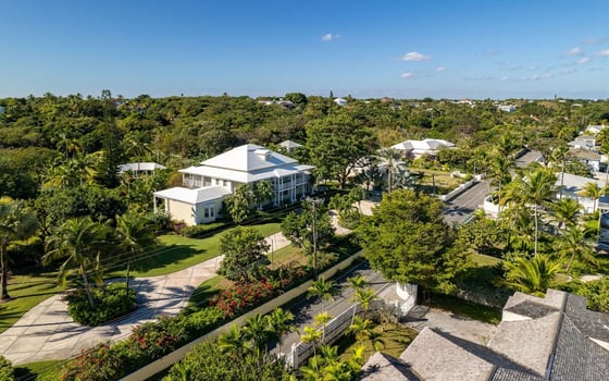 Grand Estate On Eastern Road With Seafront Land, picture 41