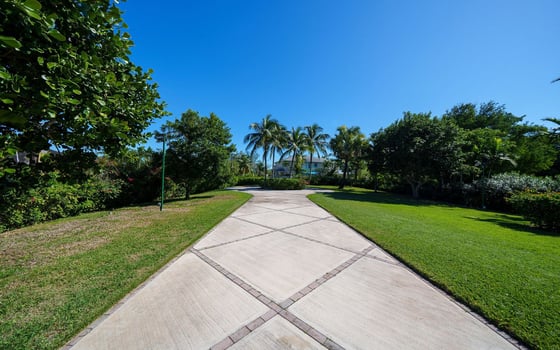 Grand Estate On Eastern Road With Seafront Land, picture 42