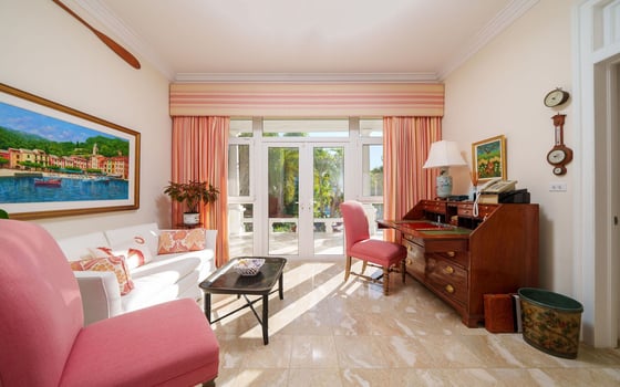 Grand Estate On Eastern Road With Seafront Land, picture 15