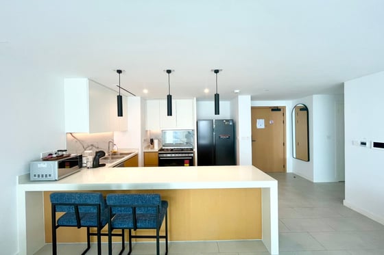 Furnished | Corner Unit | Panoramic Sea View, picture 6