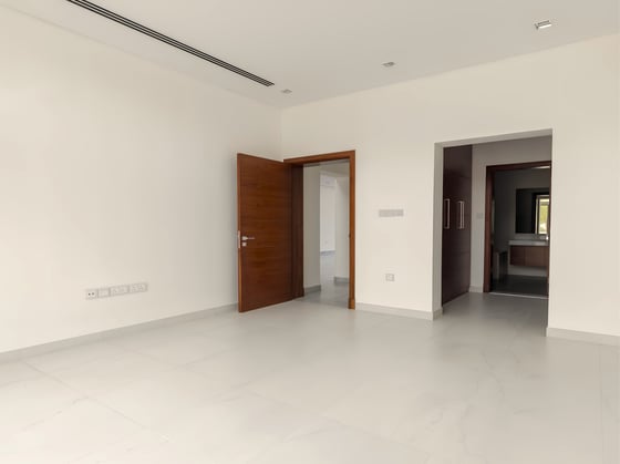 Phase 1/2 | Contemporary A | Near Lagoon, picture 4