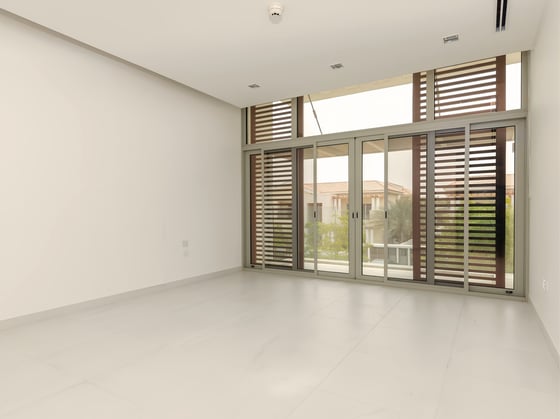 Phase 1/2 | Contemporary A | Near Lagoon, picture 6