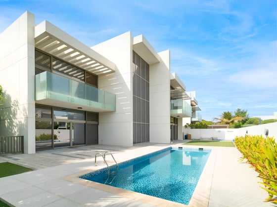 Phase 1/2 | Contemporary A | Near Lagoon, picture 1
