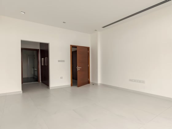 Phase 1/2 | Contemporary A | Near Lagoon, picture 5