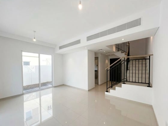 Close to Entrance | Corner Unit | Brand New, picture 2