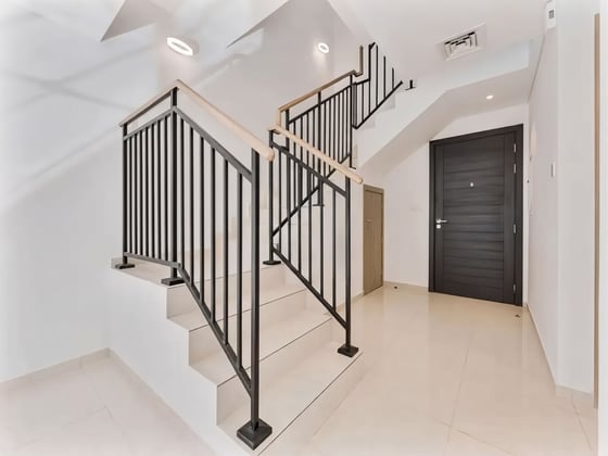 Close to Entrance | Corner Unit | Brand New, picture 5