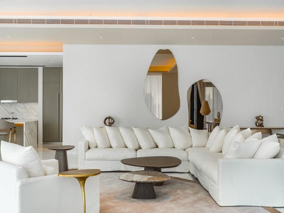 Luxury Living | Burj View | Modern and Furnished, picture 4