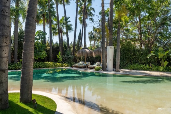 A striking contemporary villa nestled in Marbella heart., picture 1