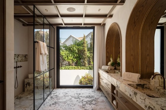 A striking contemporary villa nestled in Marbella heart., picture 7