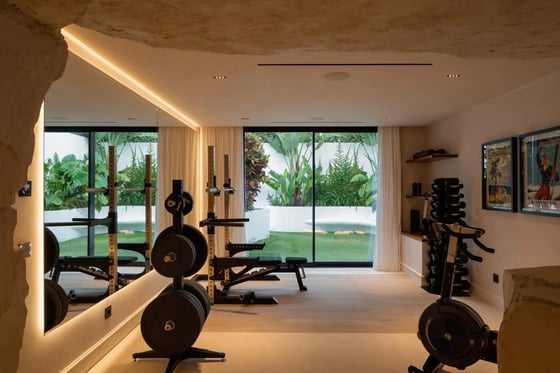 A striking contemporary villa nestled in Marbella heart., picture 14