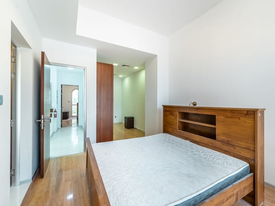 Vacant | Prime Location | Best Deal....., picture 8