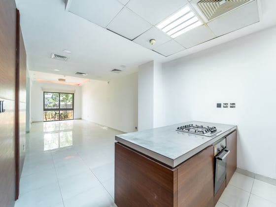 Vacant | Prime Location | Best Deal....., picture 6