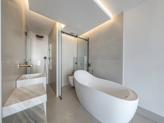 Fully Upgraded | Vacant | Full Marina View, picture 10