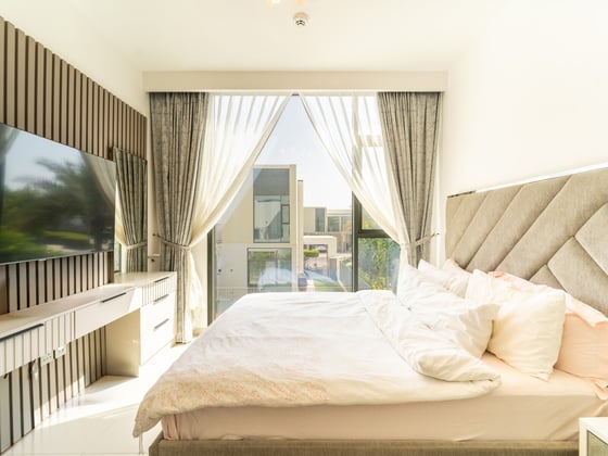 Corner Unit| Premium Upgraded| Vacant on Transfer, picture 7