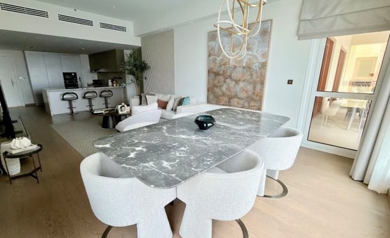 Premium Upgraded | Fully Furnished | Sea View, picture 3