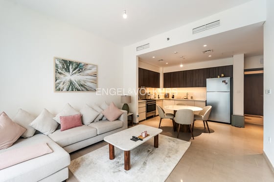 Community View | High Floor | Vacant Now, picture 1