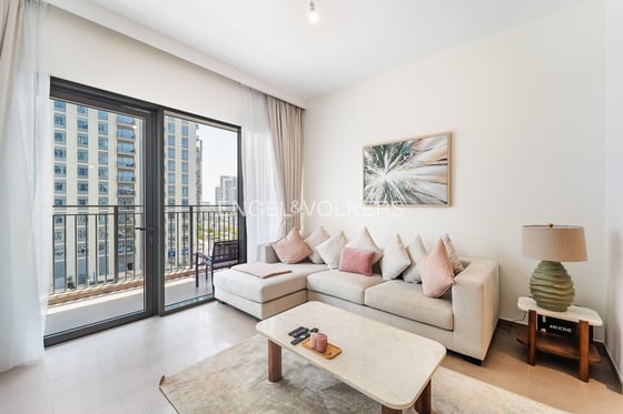 Community View | High Floor | Vacant Now, picture 3