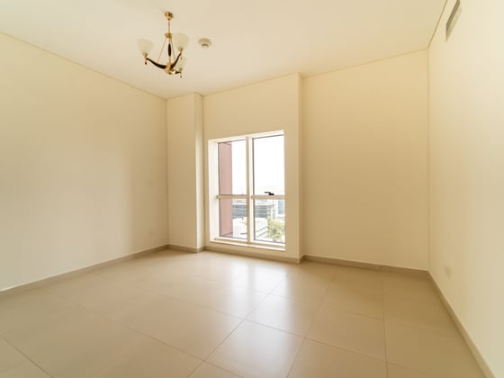 Spacious Layout | Vacant | Investment Deal, picture 8