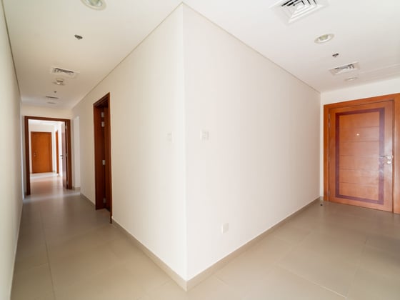 Spacious Layout | Vacant | Investment Deal, picture 5