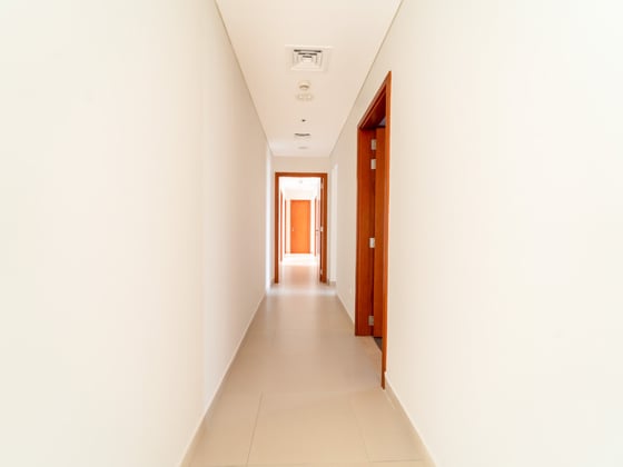 Spacious Layout | Vacant | Investment Deal, picture 6