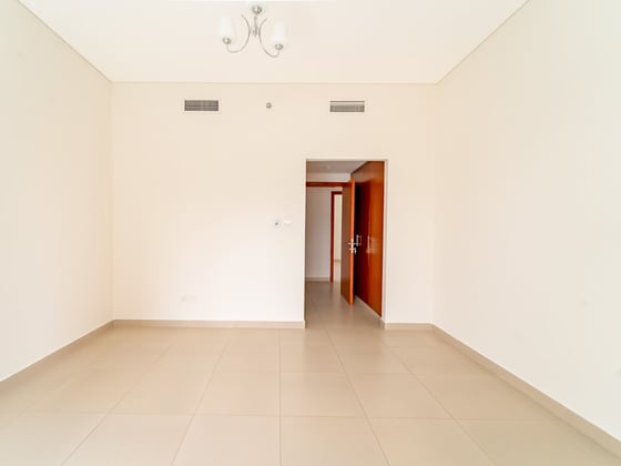 Spacious Layout | Vacant | Investment Deal, picture 9