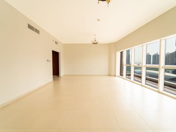 Spacious Layout | Vacant | Investment Deal, picture 3