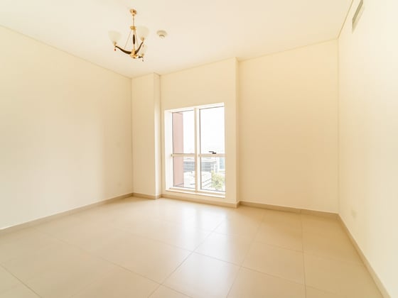 Spacious Layout | Vacant | Investment Deal, picture 10